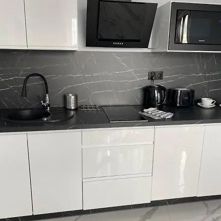 Bel Mare 405 ミエンジズドロイェ