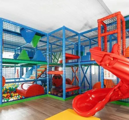 Bel Mare 405 ミエンジズドロイェ